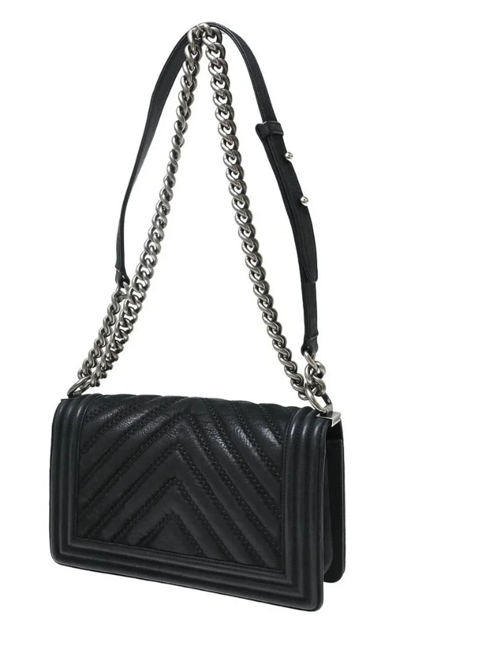 CHANEL outside 	a+